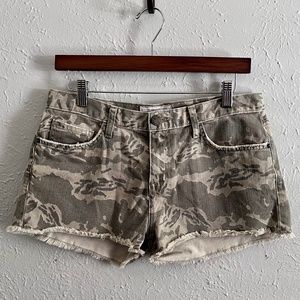 Current/Elliott Boyfriend Short Broken Camo Women's Size 26